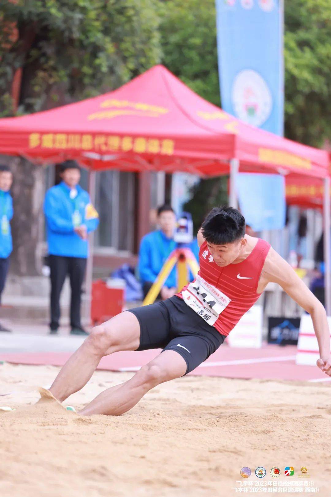 实力对决！东南亚足球锦标赛男子组半决战火热的简单介绍