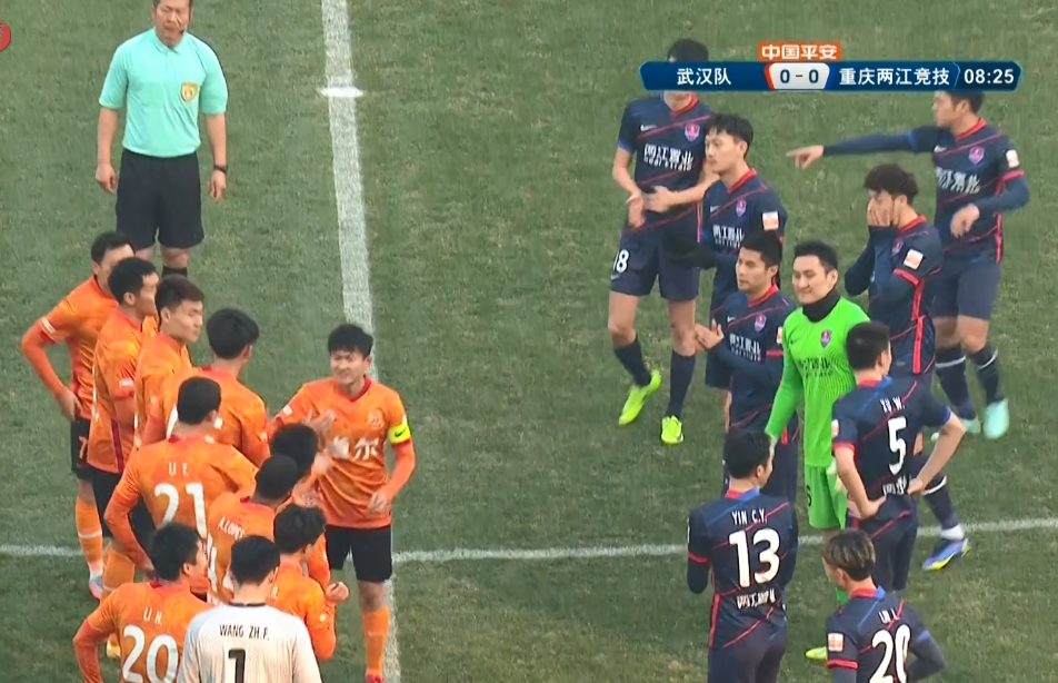 包含球队副队长状态回落,带伤坚持出战的词条 包含球队副队长状态回落,带伤坚持出战的词条