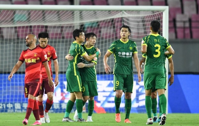 关于国安主教练李战术调整备战，迎战与恒大的比拼的信息