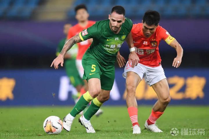 关于国安主教练李战术调整备战，迎战与恒大的比拼的信息