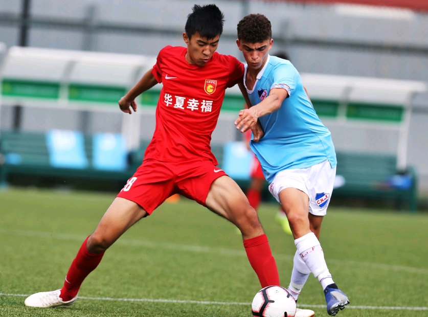 江苏队力争晋级，球员拼尽全力奋战！