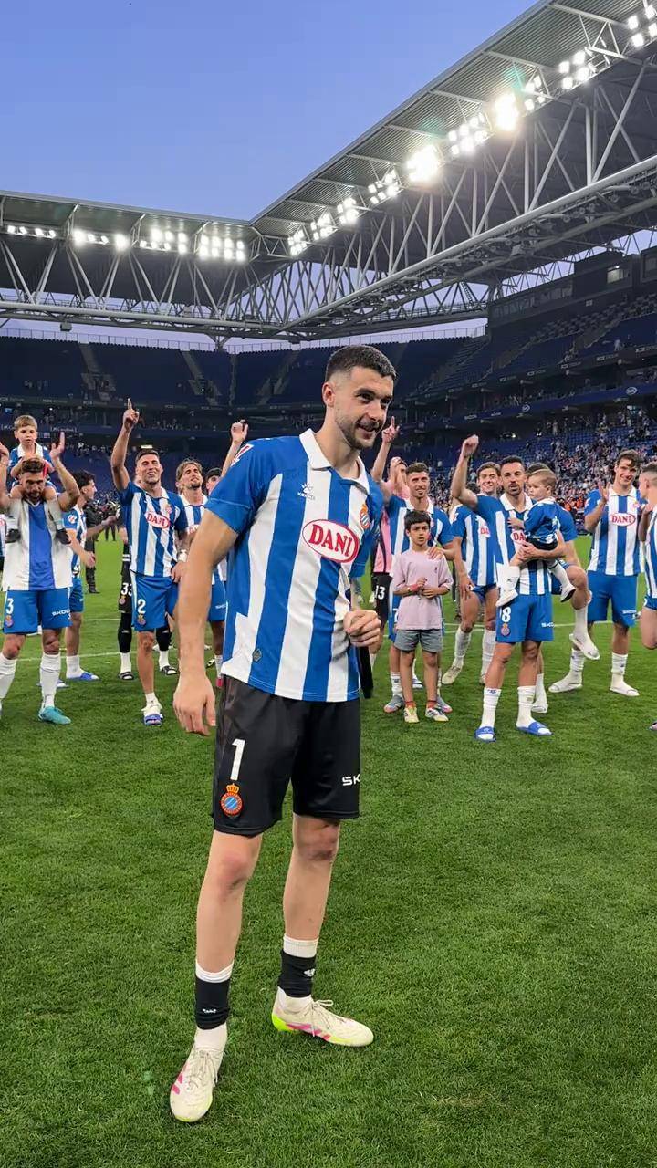 西班牙国家队门将出色表现助球队取得胜利