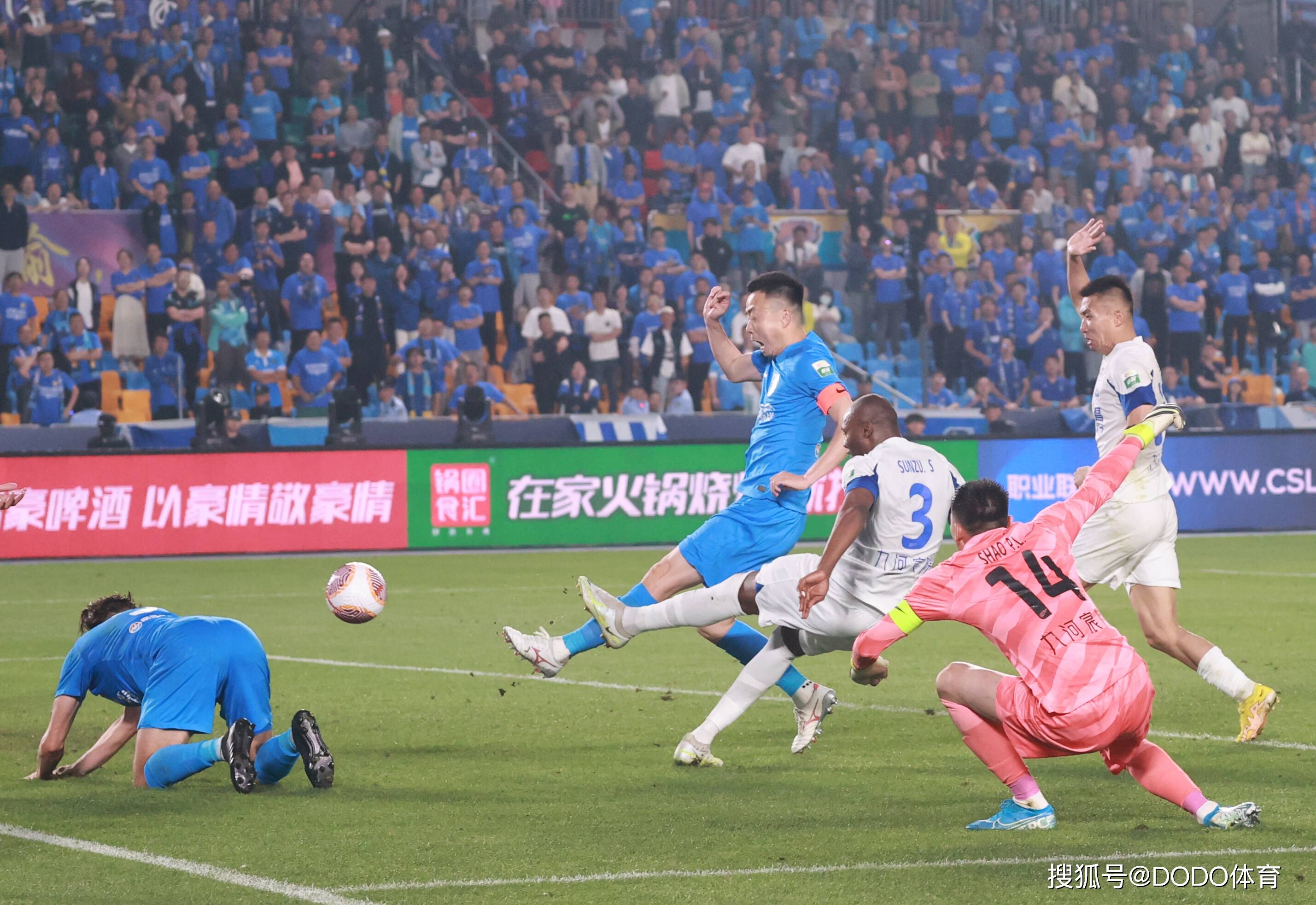 包含重庆降级，俱乐部征集意见，可能重新回归中甲的词条