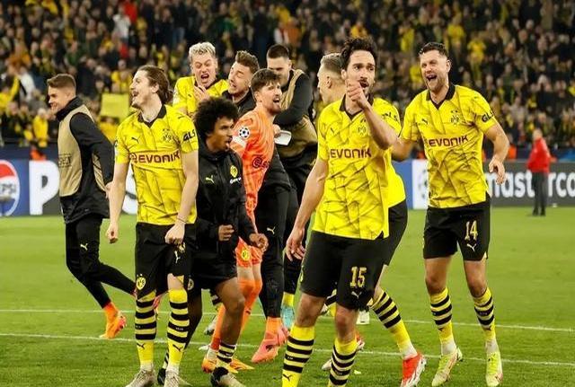 关于多特蒙德遭遇连败，危险排名下滑的信息