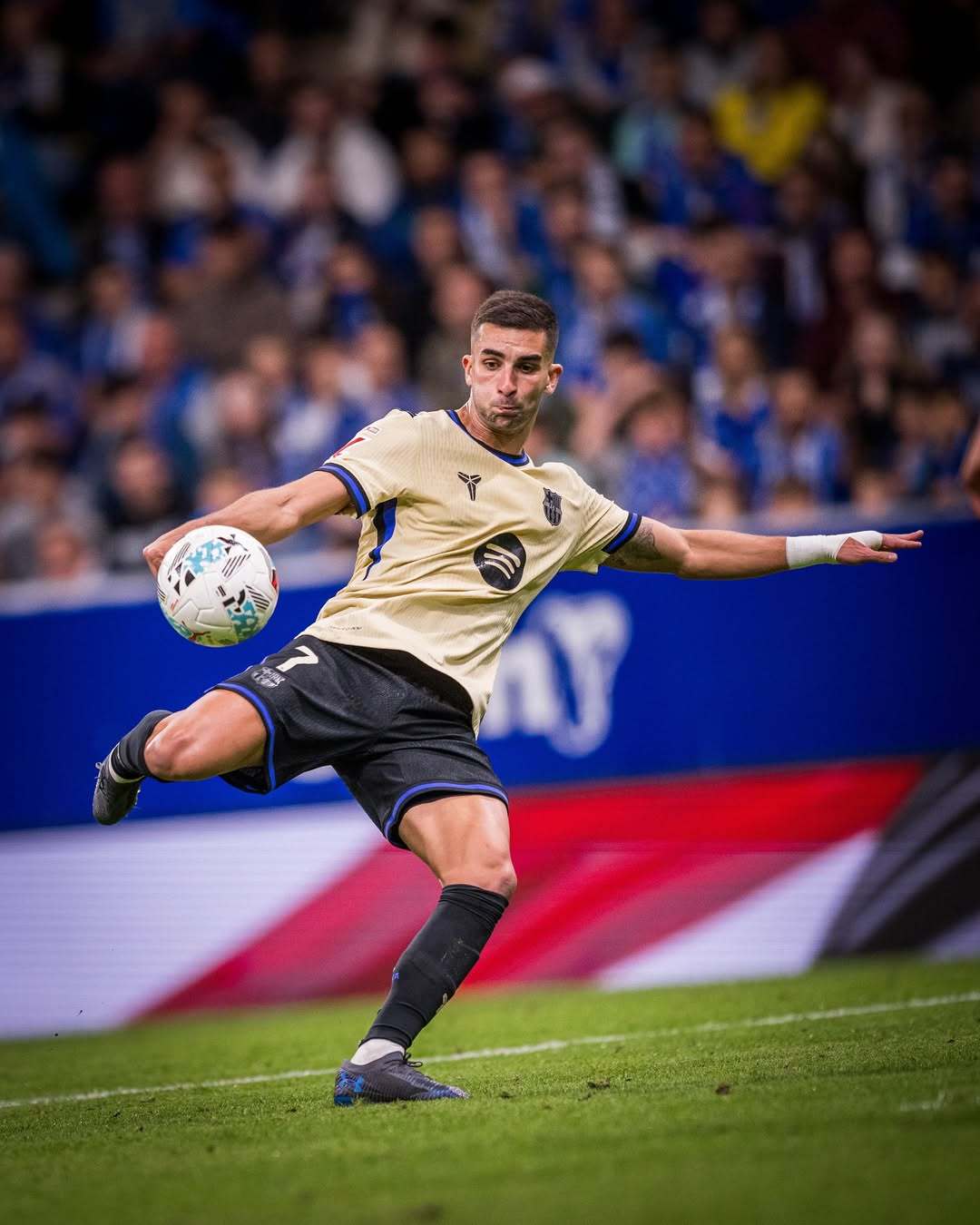 巴萨客场击败对手,继续保持不败 巴萨客场击败对手,继续保持不败