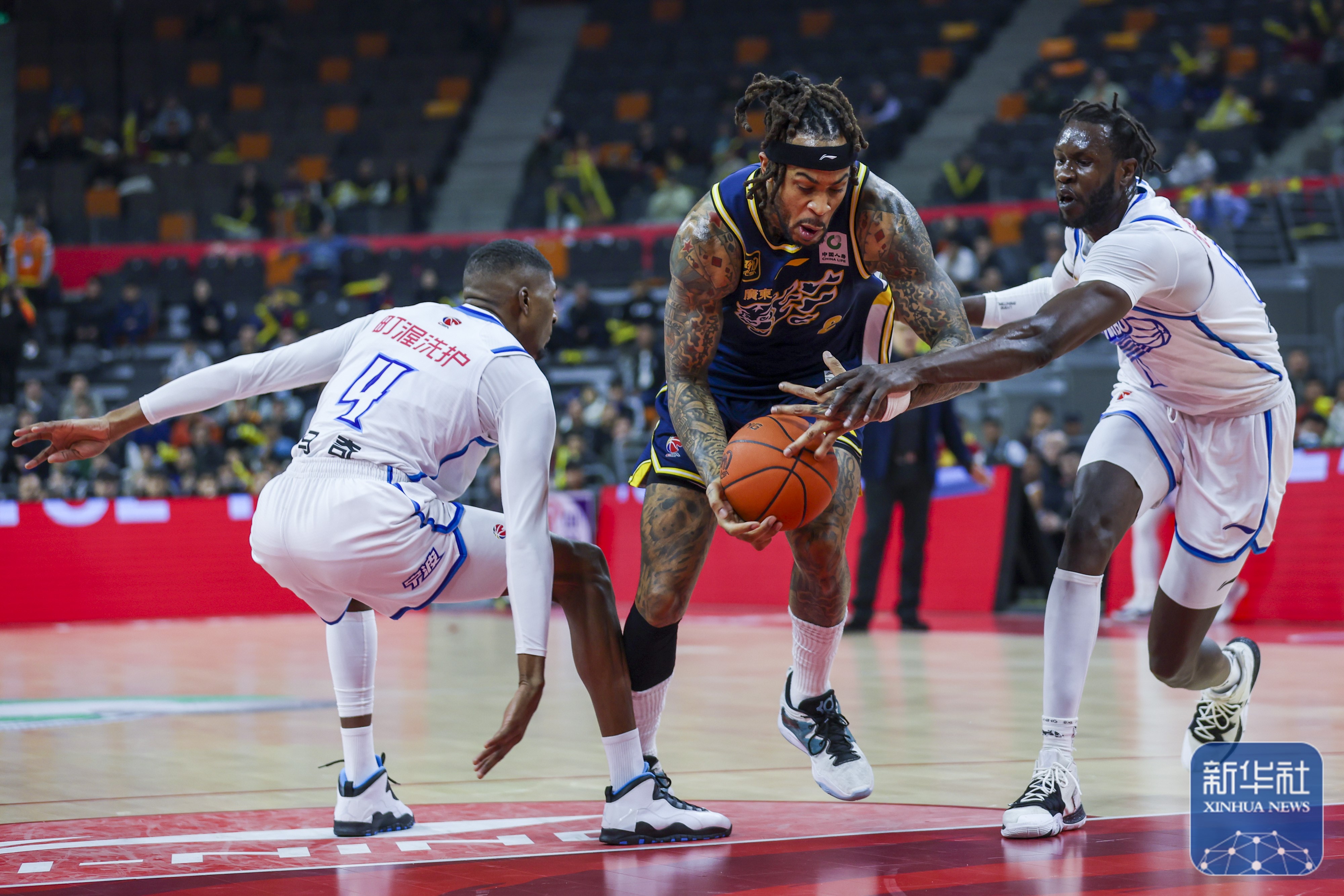 关于加拿大篮球职业联赛发生悬念，劲旅对决的信息